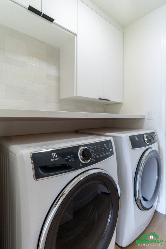sustainable design and build. Image of energy efficient washer and dryer.