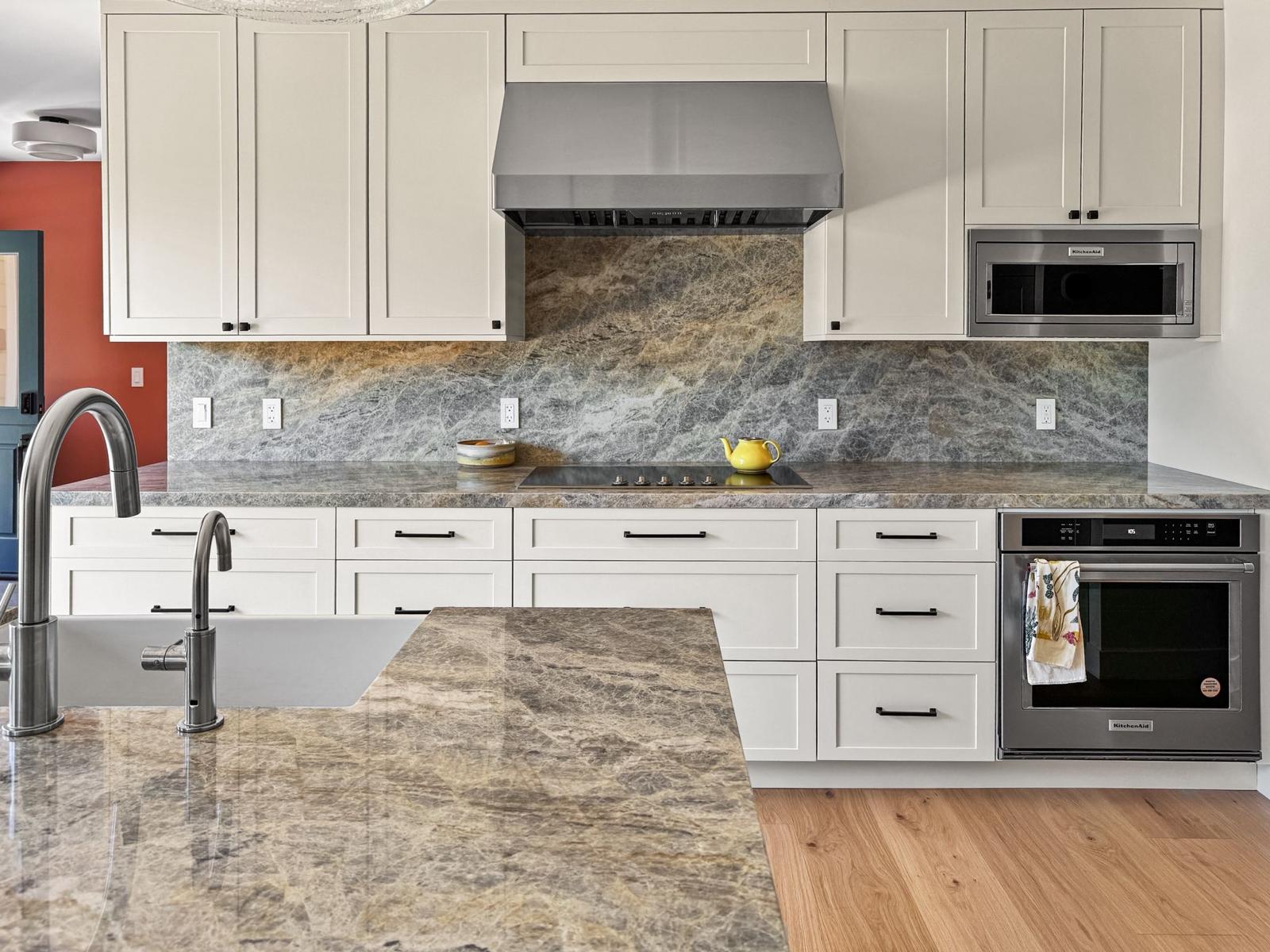 Why You Should Hire an Interior Designer for Kitchen Remodels