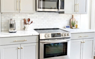 Image of a clean, new kitchen.
